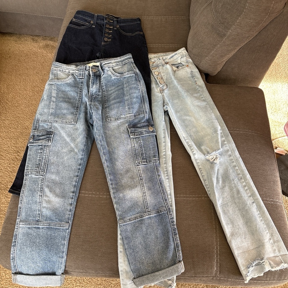 a bundle of three jeans Lucky Brand Dark blue, blue and Light Blue Denim . XS